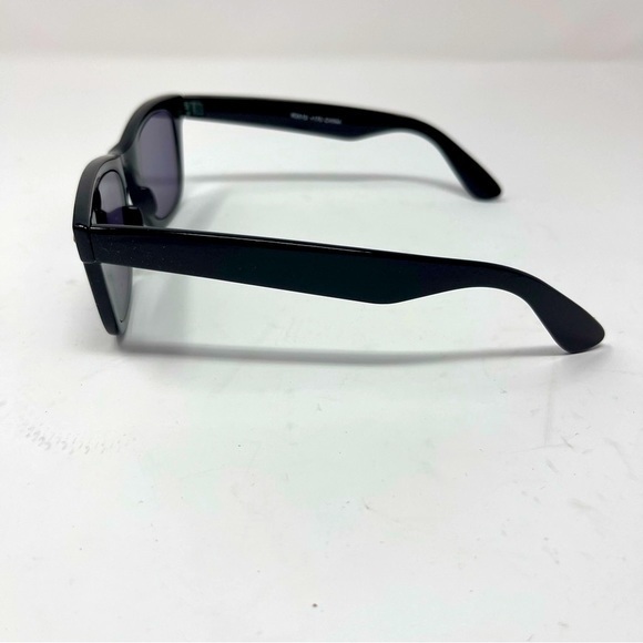 Reader 1.75‎ Sunglasses UV Protection Black Silver with Faux Crock Look Slip Bag - Picture 4 of 7